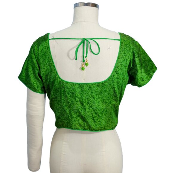 Custom Made Green Silk Saree Blouse - Size Large - Pre-owned - Picture 2 of 4